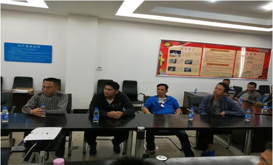 普洱铁塔公司驾驶员张华、邹红宾、李剑（左二、左三、左四）加入清静培训。。。。